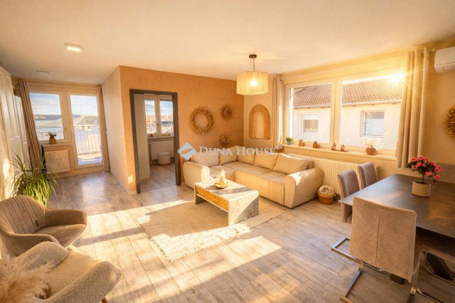 Eladó téglalakás, Dunakeszin 125 M Ft, 4 szobás