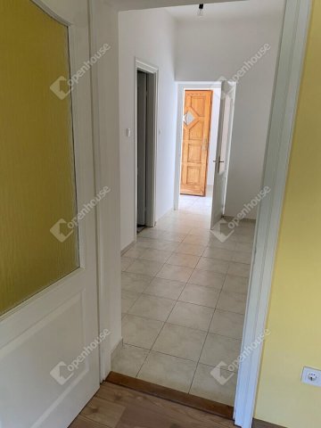 Eladó családi ház, Szegeden 79.5 M Ft, 2 szobás