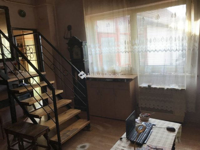 Eladó családi ház, Székesfehérvárott 84 M Ft, 4 szobás