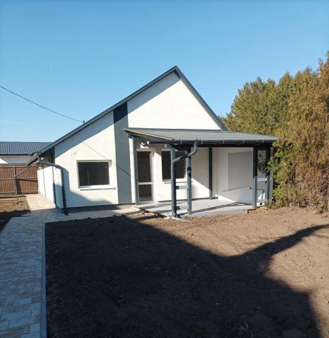 Eladó családi ház, Szolnokon 69 M Ft, 3 szobás