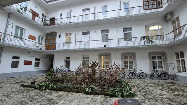 Eladó téglalakás, Sopronban 59 M Ft, 4+1 szobás
