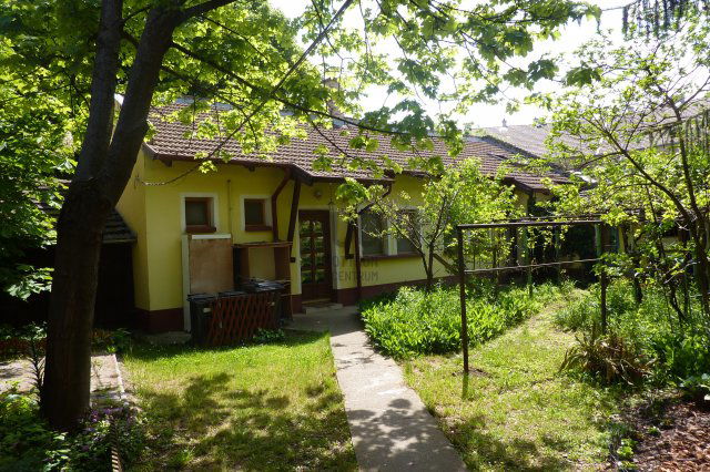 Kiadó ipari ingatlan, Vácon 190 E Ft / hó / költözzbe.hu