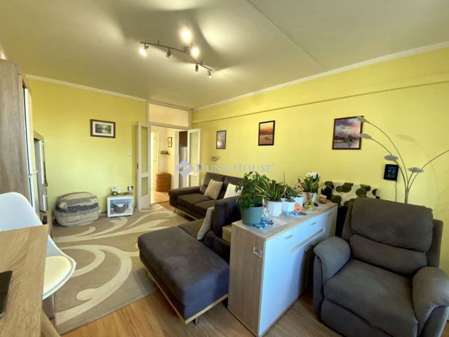 Eladó panellakás, Pécsett, Littke József utcában 61.9 M Ft