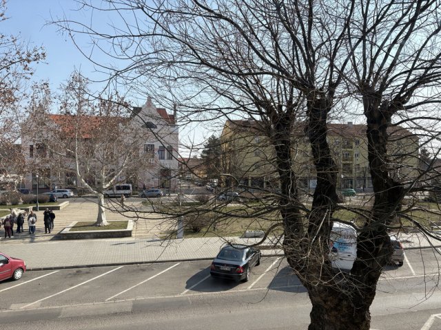 Eladó téglalakás, Cegléden 53 M Ft, 3 szobás