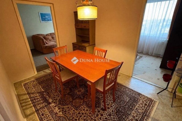 Eladó panellakás, Dunakeszin 73.5 M Ft, 3 szobás