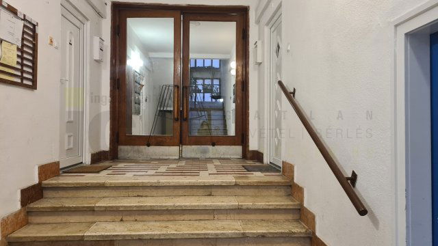 Eladó téglalakás, Szegeden 67.9 M Ft, 3 szobás