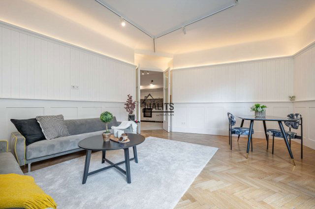 Kiadó téglalakás, albérlet, Budapesten, V. kerületben, 4 szobás