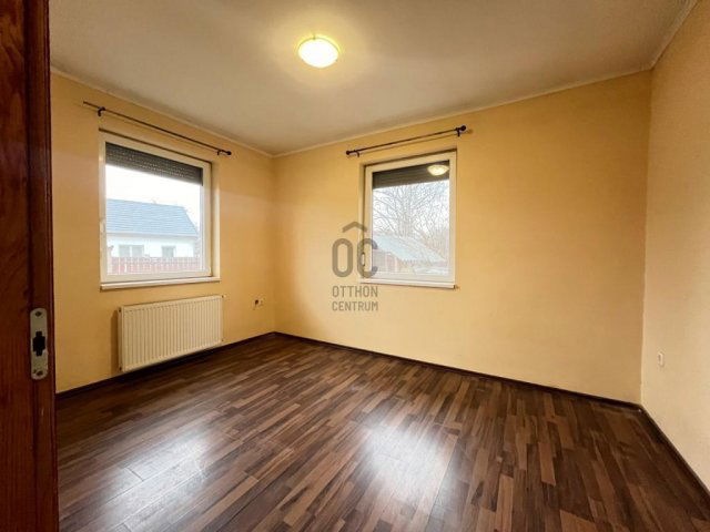 Eladó ikerház, Monorierdőn 66.9 M Ft, 3 szobás