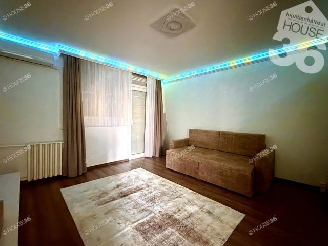 Eladó panellakás, Kecskeméten 53.99 M Ft, 3 szobás