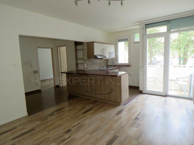 Eladó téglalakás, Keszthelyen 52.5 M Ft, 3 szobás