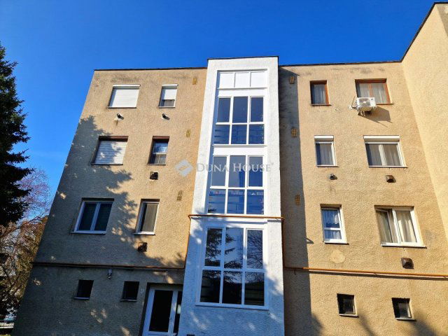 Kiadó téglalakás, albérlet, Hévízen 250 E Ft / hó, 3 szobás