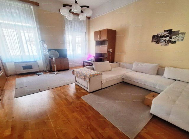 Eladó téglalakás, Budapesten, VI. kerületben, Andrássy úton