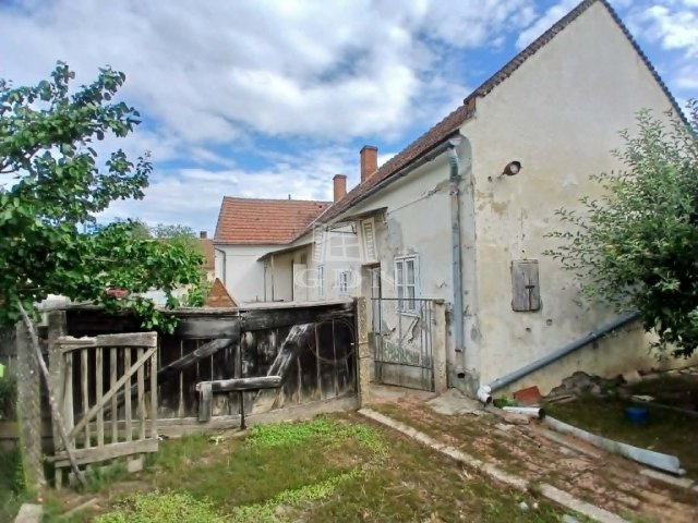 Eladó családi ház, Molnaszecsődön 19 M Ft, 2 szobás