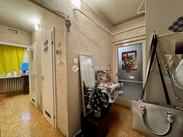Eladó panellakás, Budapesten, III. kerületben 64.99 M Ft