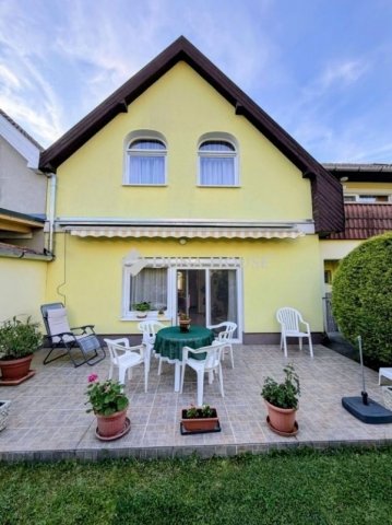 Eladó sorház, Orfűn 94.9 M Ft, 6 szobás / költözzbe.hu