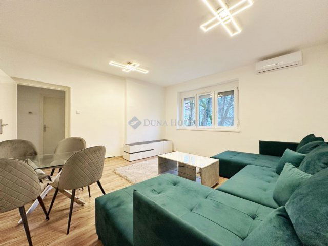 Eladó téglalakás, Pécsett 46.9 M Ft, 2 szobás