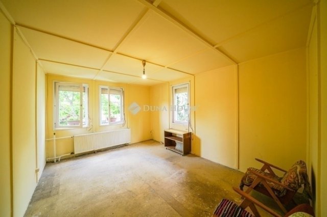 Eladó családi ház, Vecsésen 95 M Ft, 4 szobás