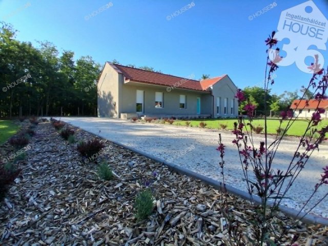 Eladó családi ház, Kecskeméten 129.9 M Ft, 4 szobás