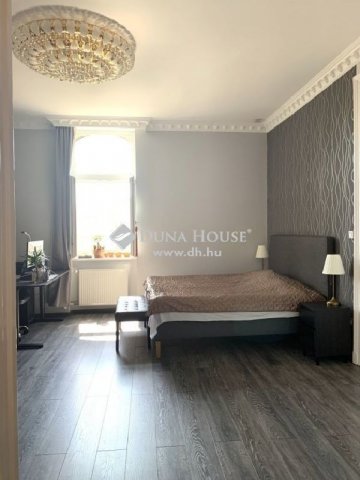 Eladó téglalakás, Budapesten, VI. kerületben 130 M Ft