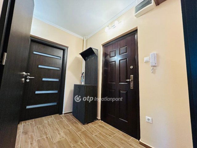 Eladó panellakás, Debrecenben 64.5 M Ft, 2 szobás