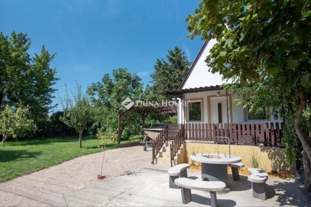 Eladó családi ház, Kulcson 32.7 M Ft, 3 szobás