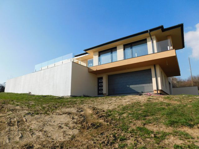 Eladó családi ház, Cserszegtomajon 350 M Ft, 5 szobás