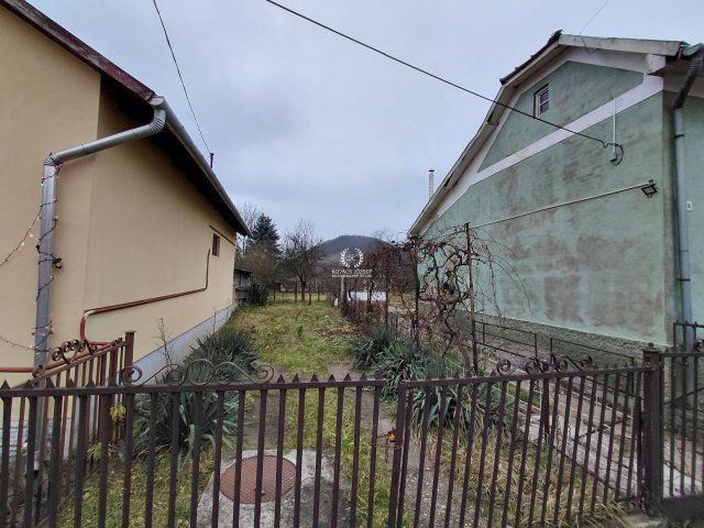 Eladó családi ház, Ózdon 6.5 M Ft, 2 szobás