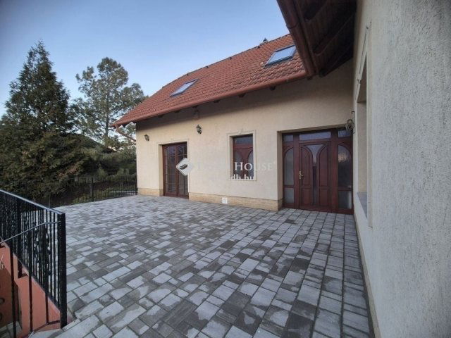 Eladó családi ház, Ürömön 232 M Ft, 5 szobás