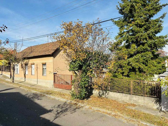 Eladó családi ház, Dunakeszin 59 M Ft, 3 szobás