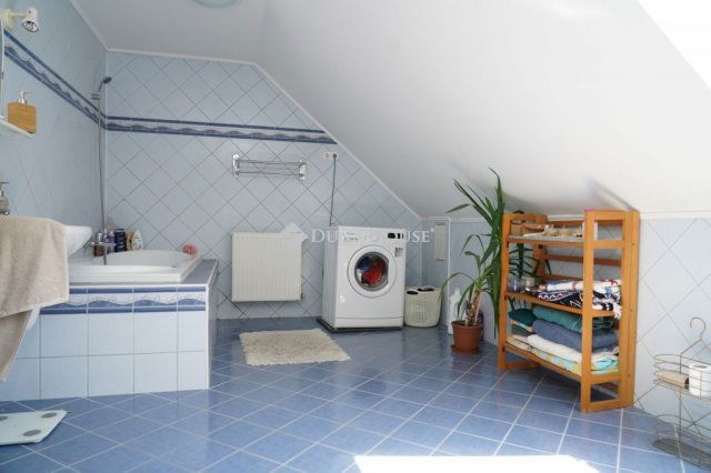 Eladó családi ház, Veszprémben 149 M Ft, 4+1 szobás