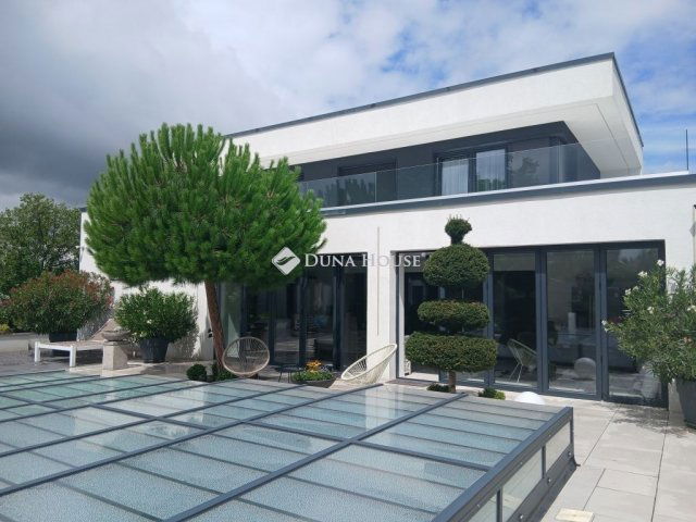 Eladó családi ház, Debrecenben 349 M Ft, 5 szobás