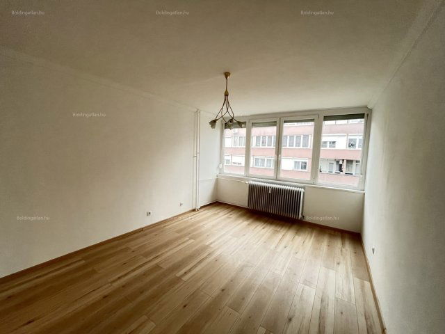 Eladó panellakás, Kaposváron 35.4 M Ft, 2+1 szobás