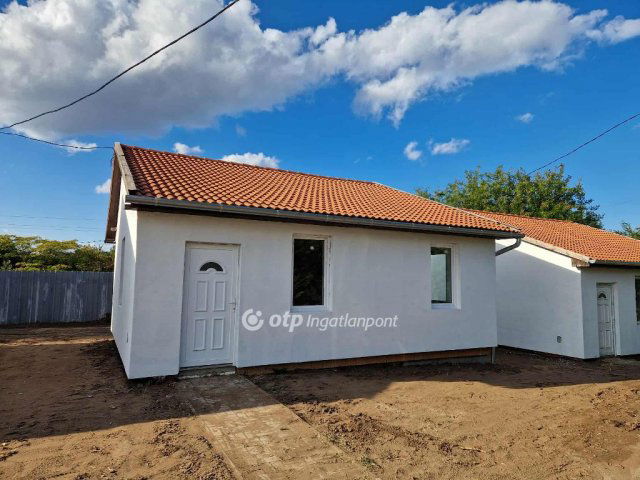 Eladó ipari ingatlan, Tápiószelén 19.99 M Ft
