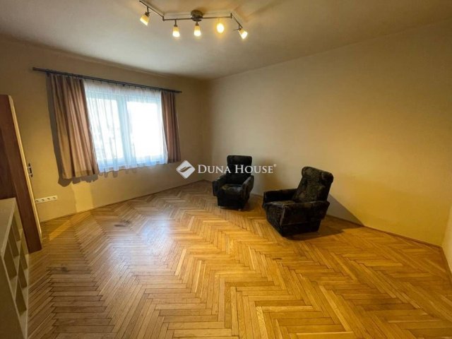 Kiadó téglalakás, albérlet, Kecskeméten, Dózsa György úton