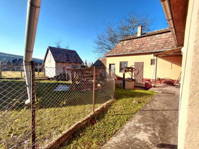 Eladó családi ház, Várgesztesen 54.9 M Ft, 2 szobás