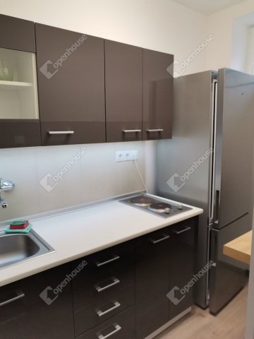 Kiadó családi ház, albérlet, Komáromban 3200 E Ft / hó