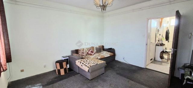 Eladó téglalakás, Kisteleken 36.5 M Ft, 3 szobás