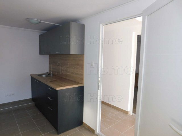 Eladó üzlethelyiség, Siófokon 45 M Ft, 3 szobás