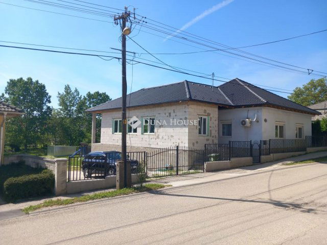 Eladó családi ház, Mányon 89.99 M Ft, 3 szobás