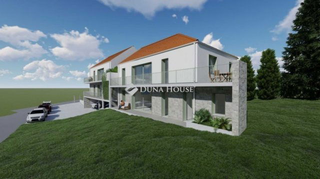 Eladó téglalakás, Pécsett 115.9 M Ft, 4 szobás