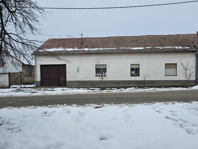 Eladó családi ház, Bólyban 37.9 M Ft, 3 szobás