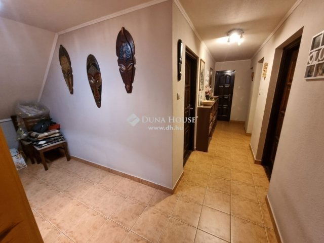 Eladó családi ház, Szigetszentmártonban 84.9 M Ft, 6 szobás