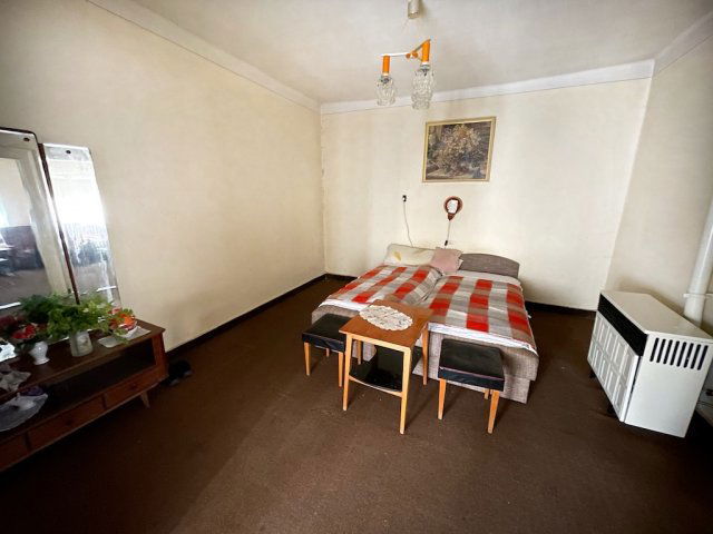 Eladó családi ház, Pakson 21.9 M Ft, 2 szobás
