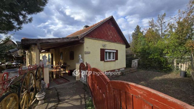 Eladó családi ház, Nádudvaron 15 M Ft, 2 szobás