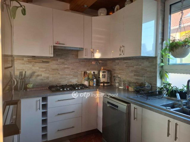 Eladó ikerház, Szigetszentmiklóson 96.9 M Ft, 4+2 szobás