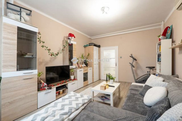 Eladó téglalakás, Tatabányán, Mártírok úton 44.9 M Ft