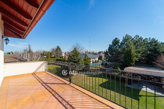 Eladó családi ház, Siófokon 375 M Ft, 6 szobás