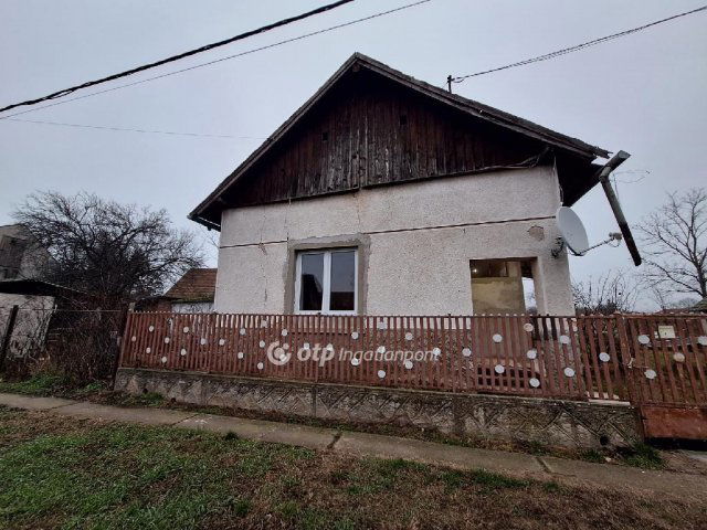 Eladó családi ház, Biharnagybajomban 10.2 M Ft, 1+2 szobás