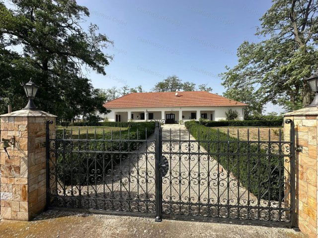 Eladó mezogazdasagi ingatlan, Tiszakécskén 160.494 M Ft