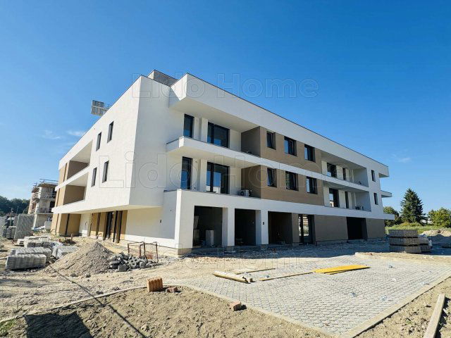 Eladó téglalakás, Győrött 63.9 M Ft, 2 szobás